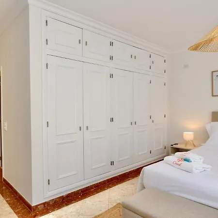 Coral By Cleverdetails In Apartment *